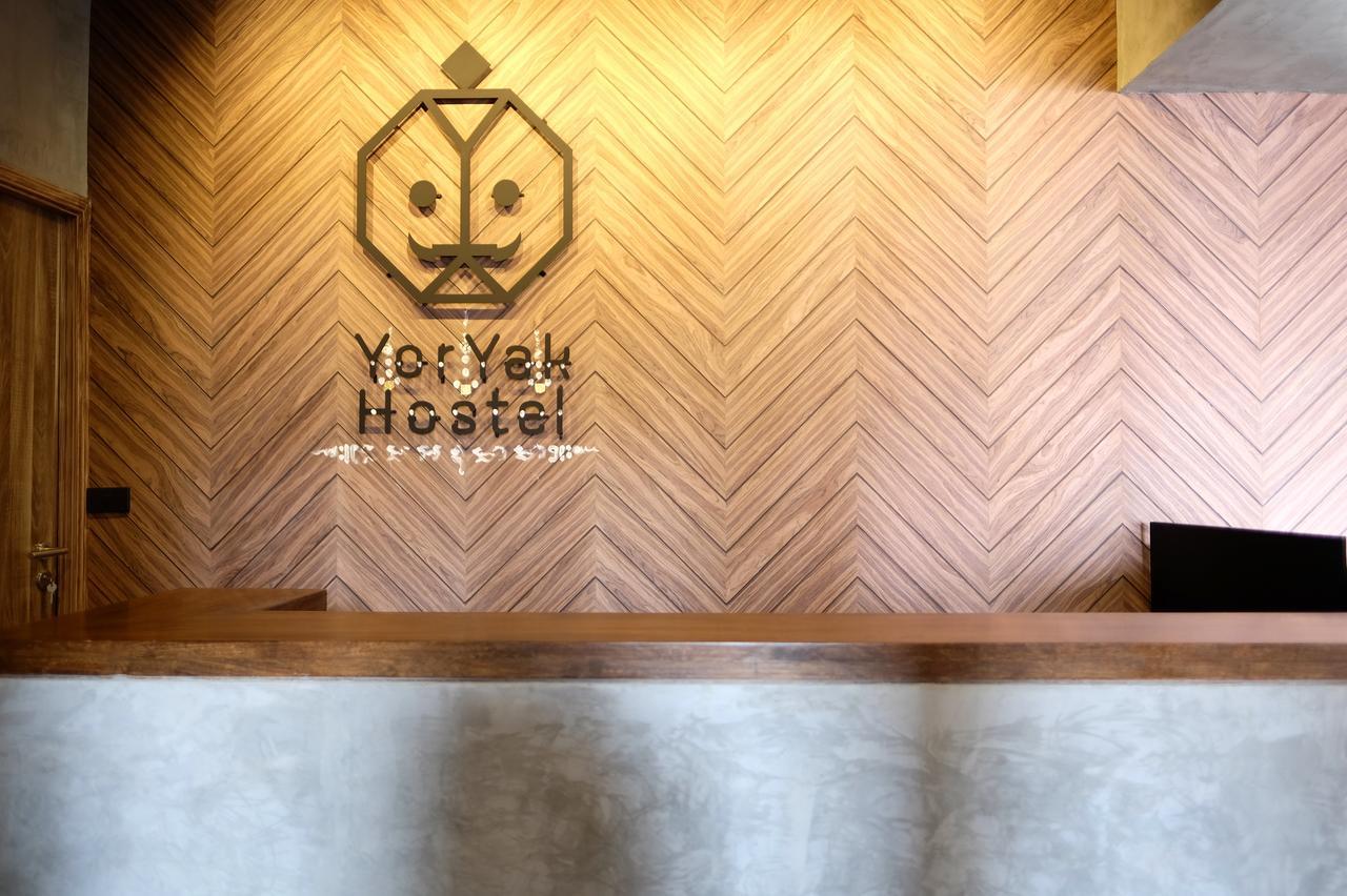 Yor Yak Hostel Bangkok Ngoại thất bức ảnh