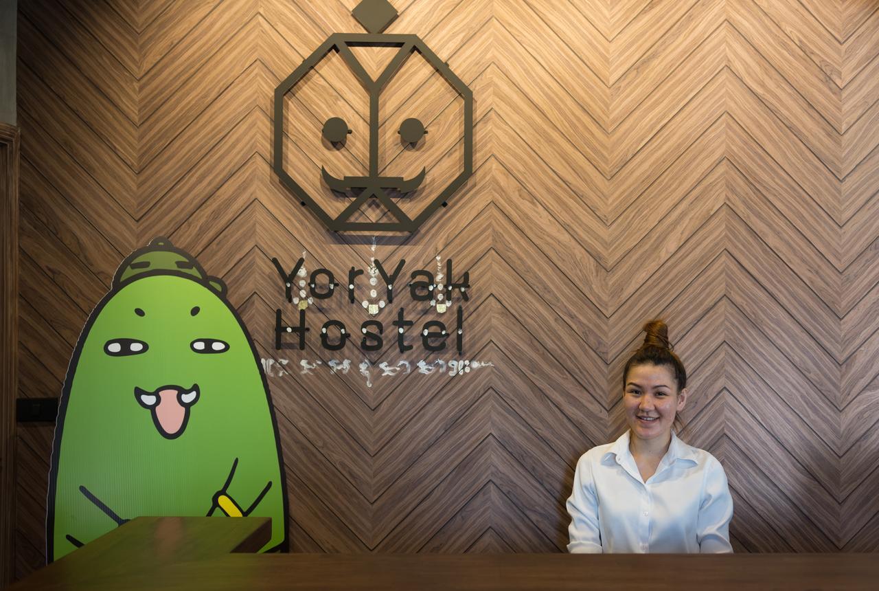 Yor Yak Hostel Bangkok Ngoại thất bức ảnh